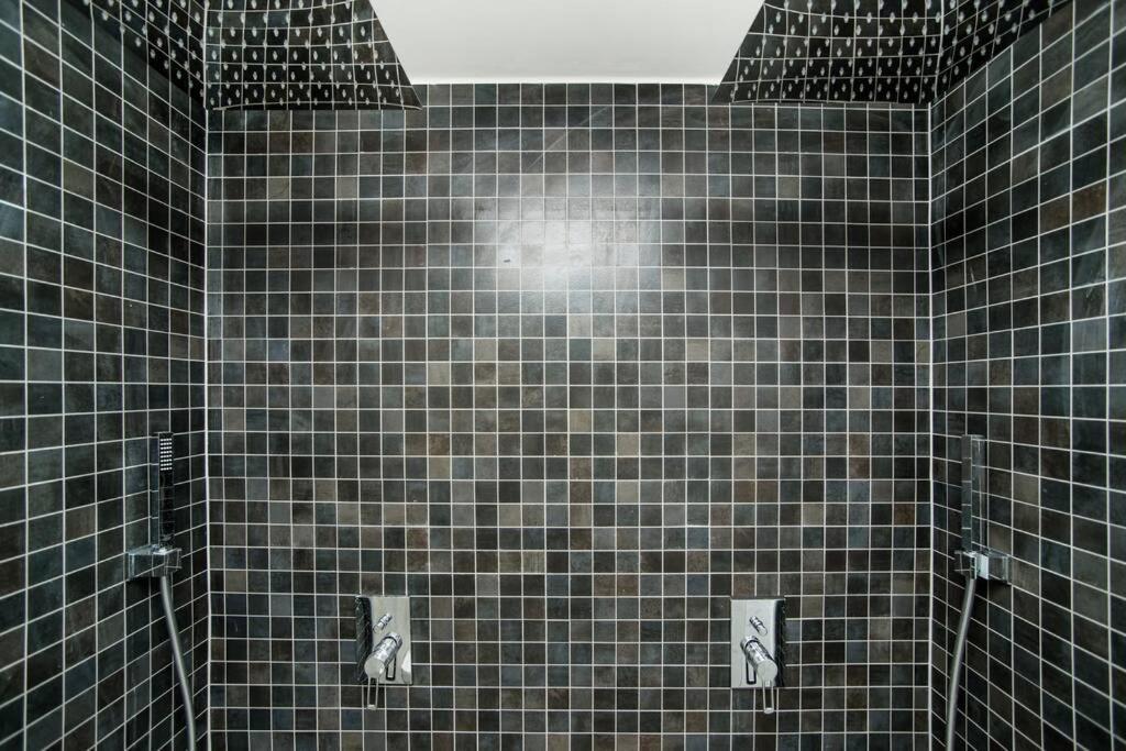 Old Town 1 Bedroom Oasis With Ac And Double Shower Praga Exterior foto